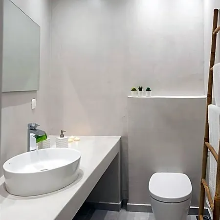 White Orchid 4*